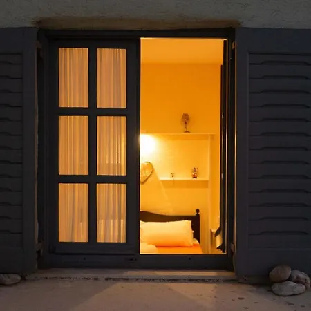 アパート Kapsali